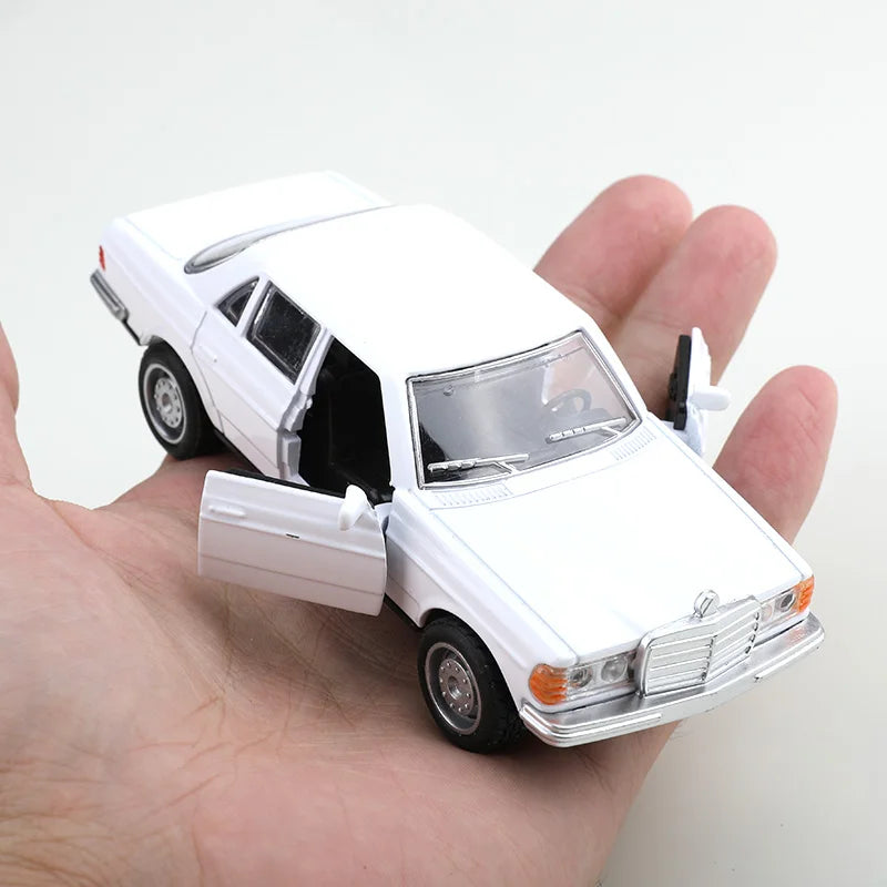 1:36 Classical S-class Alloy Model Car Simulated Off-Road Vehicle Children