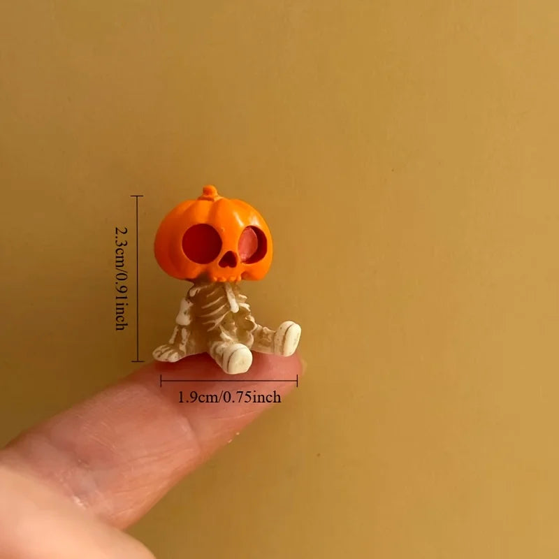 4Pcs Halloween Mini Figurines Spooky Resin Decor