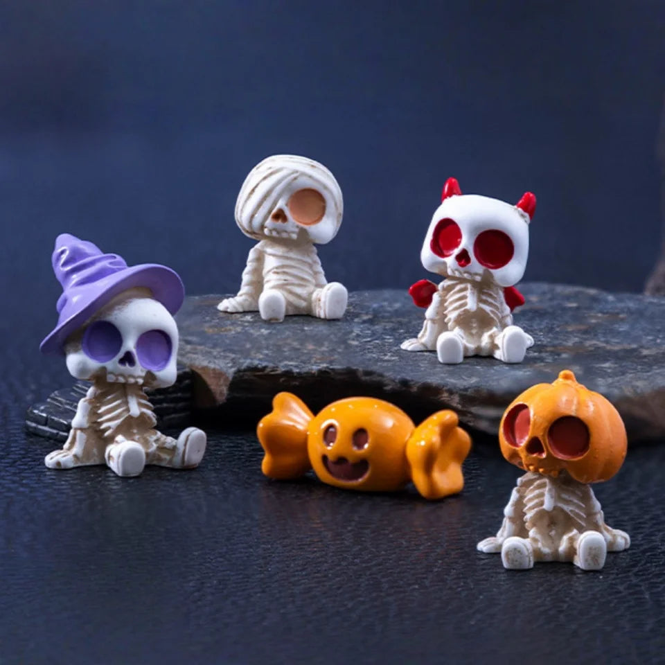 4Pcs Halloween Mini Figurines Spooky Resin Decor