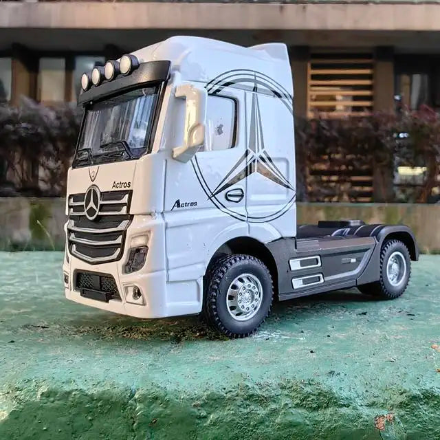 1 50 Alloy Diecast Truck Head Car Model Toys Simulation Engineering Transport