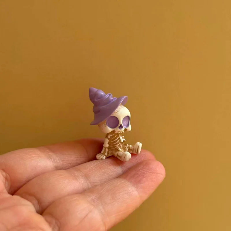 4Pcs Halloween Mini Figurines Spooky Resin Decor