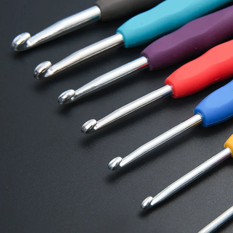 9pcs Knitting Tool Sweater Needle TPR Soft Handle Aluminum Crochet Scarf