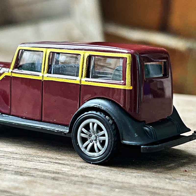 1:43 Alloy Vintage Diecast Car Model Classic Cadillacs V8 Pull Back Car